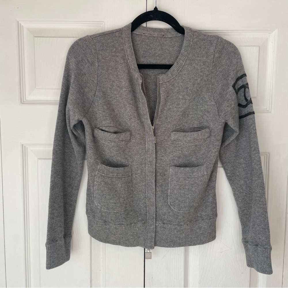 CHANEL 100% Wool Grey Zip Up Logo Sweater Jacket Small